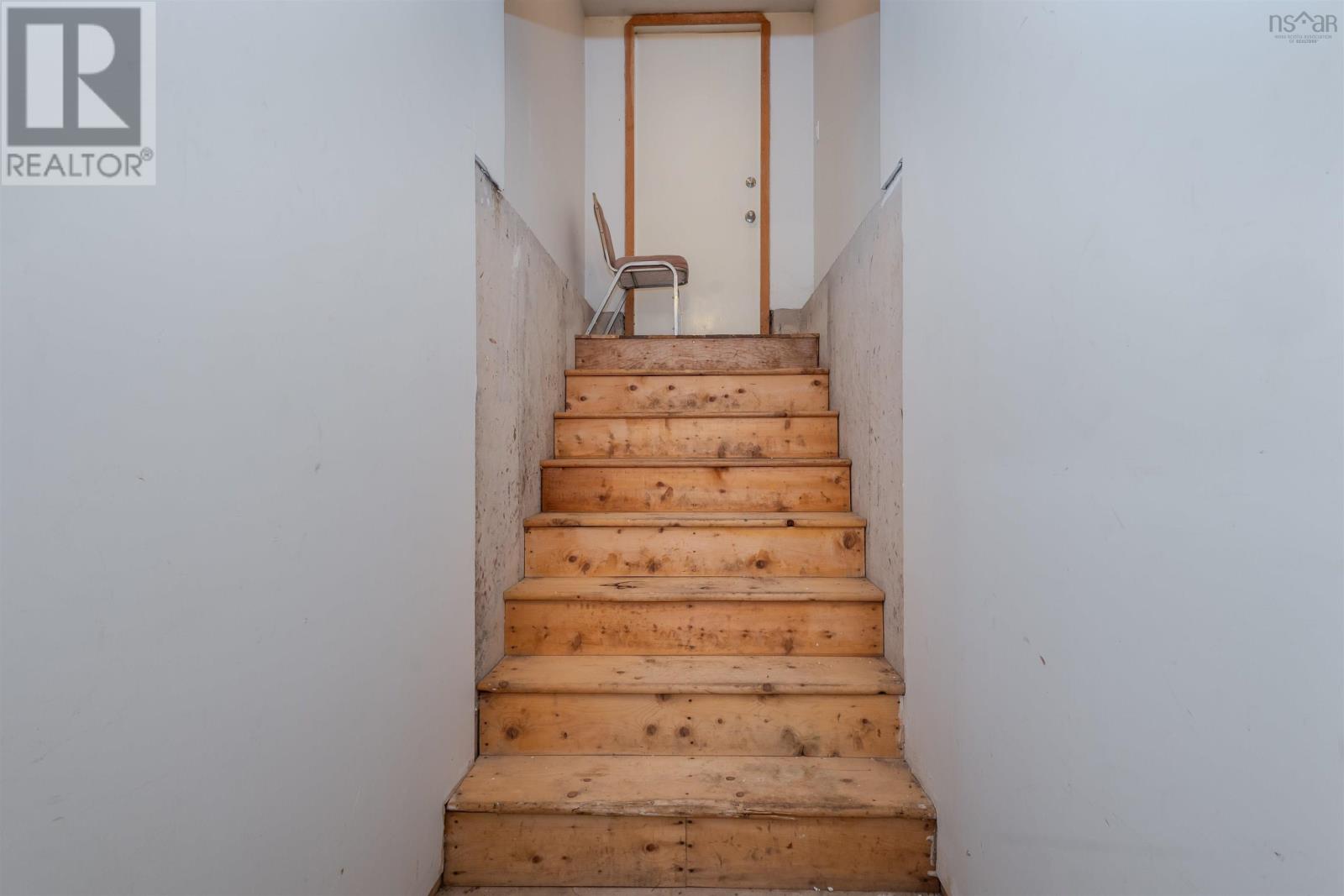 Property 23 of 37 of 57 Bardmoor Crescent