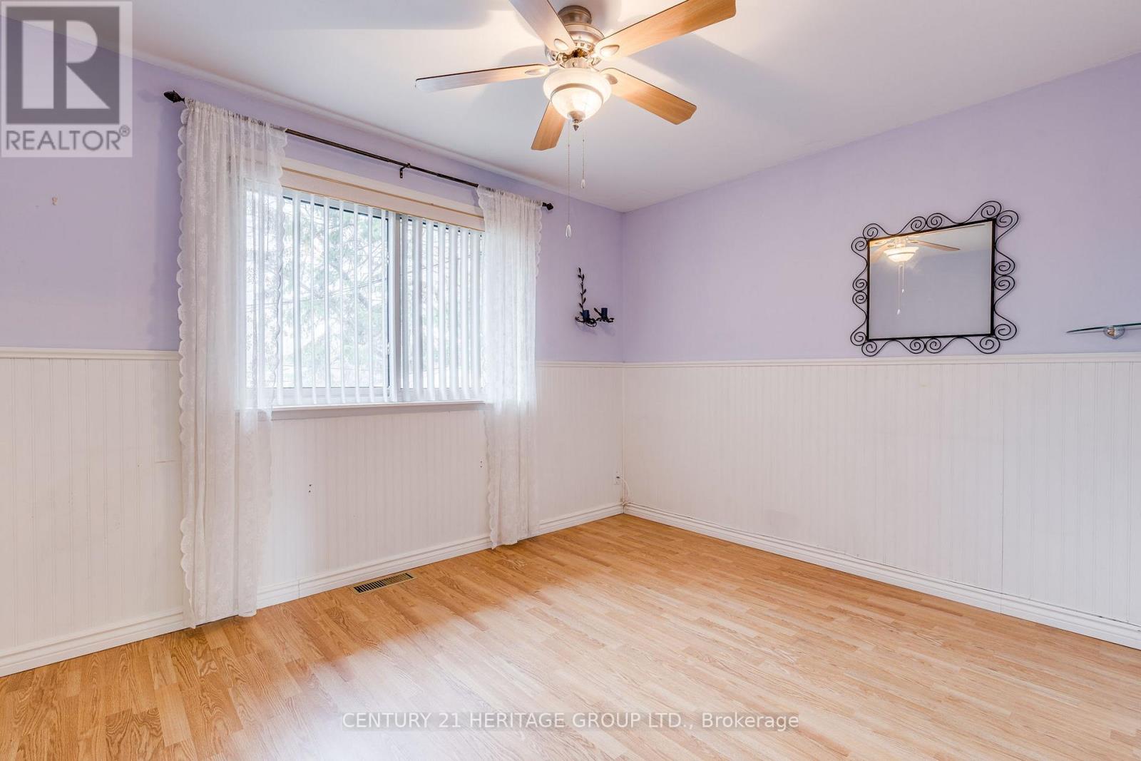 69 LINDSAY AVENUE - 21