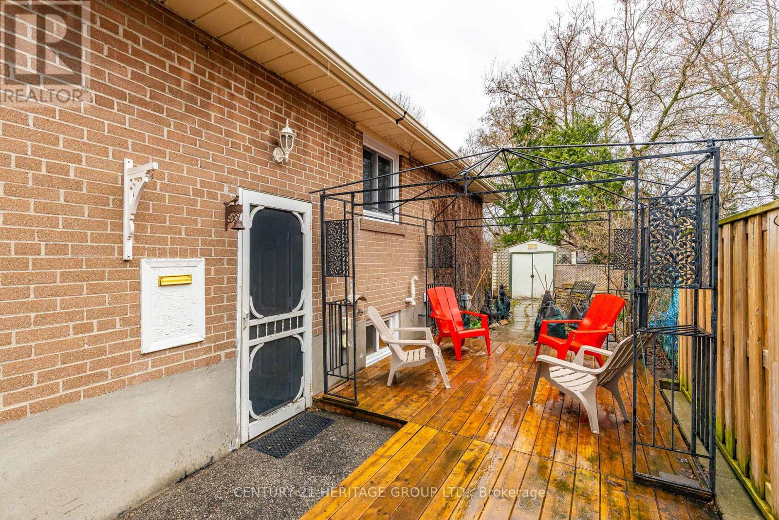 69 LINDSAY AVENUE - 31