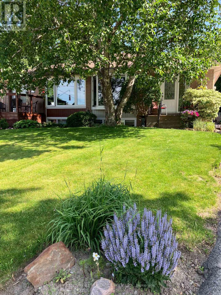 69 LINDSAY AVENUE - 34