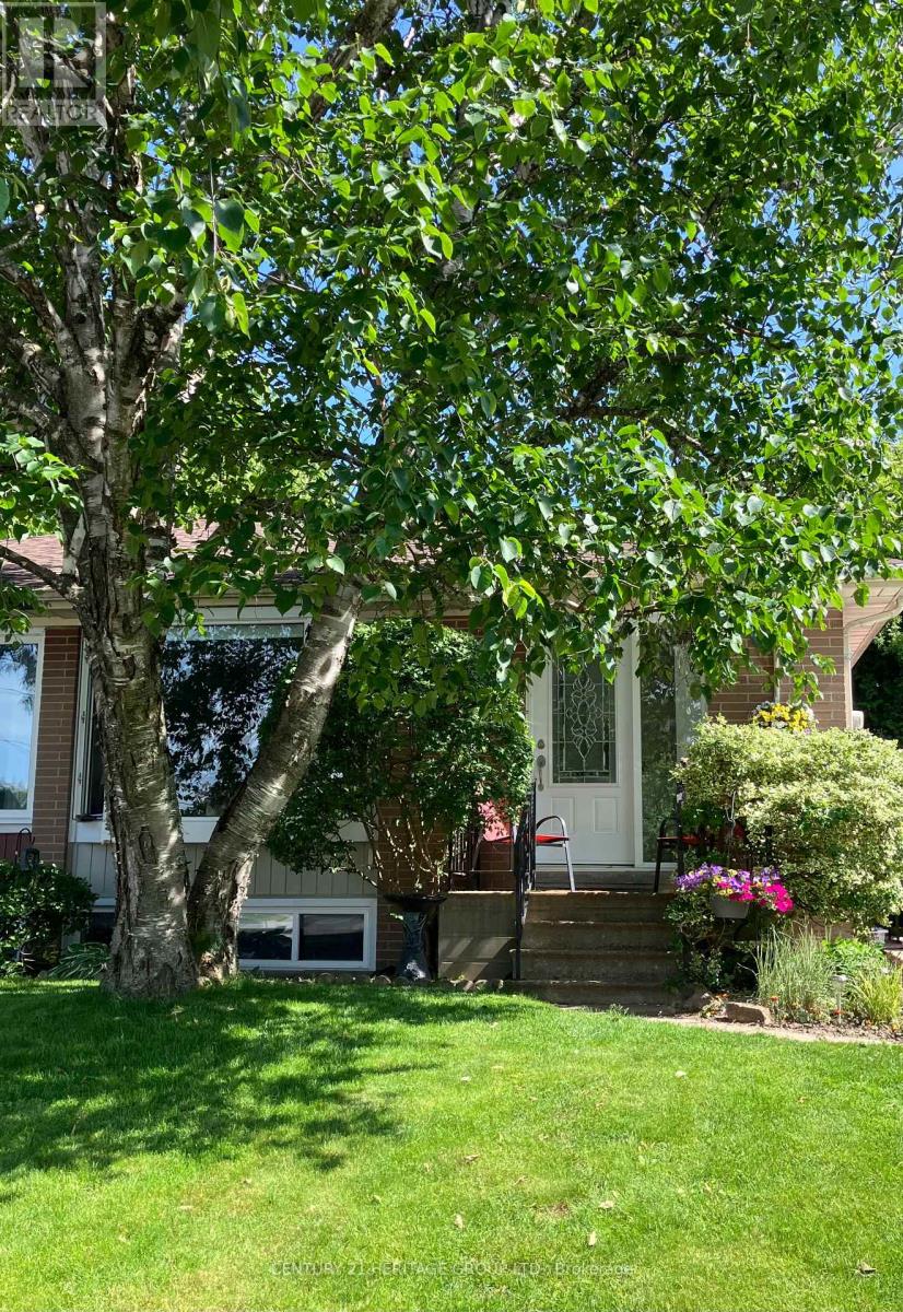 69 LINDSAY AVENUE - 35