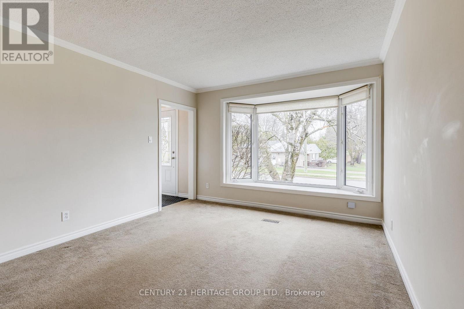 69 LINDSAY AVENUE - 7