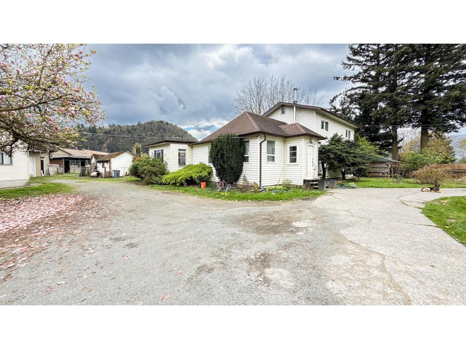 6390 PIONEER AVENUE, Agassiz