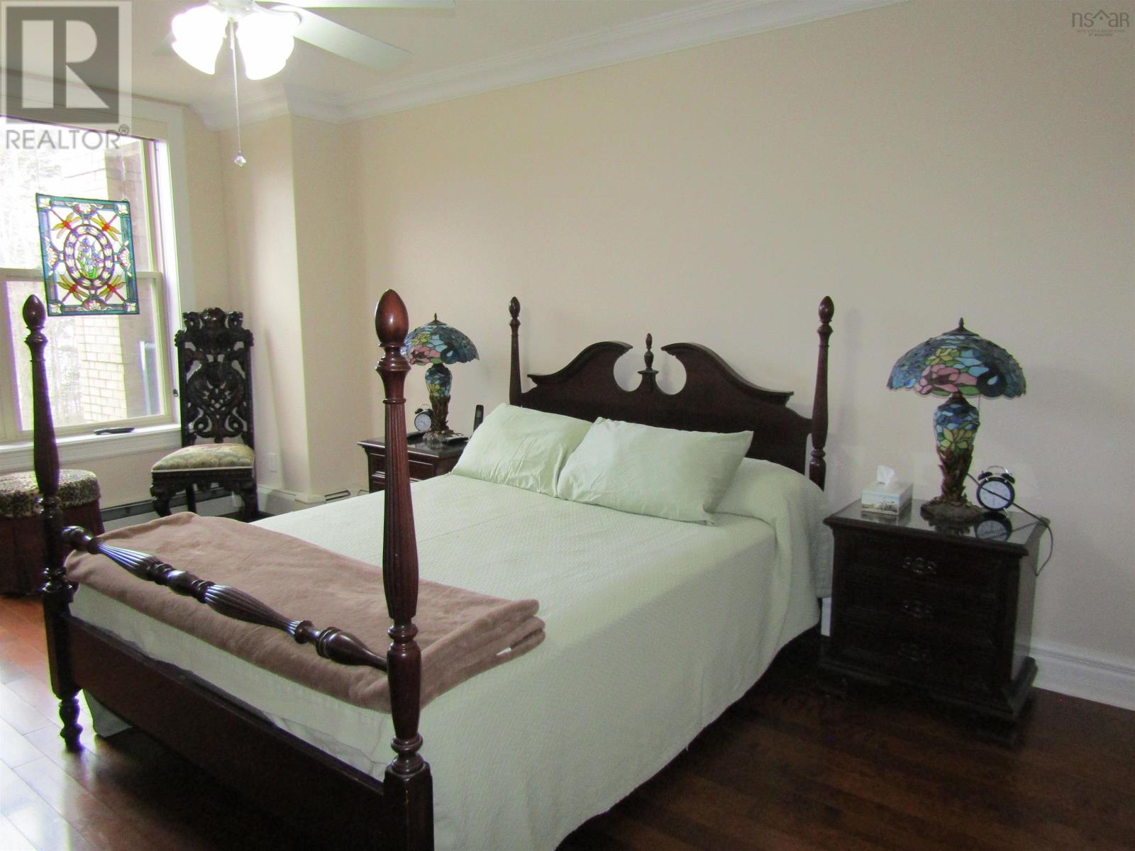 Property 33 of 38 of 104 87 Pebblecreek Crescent