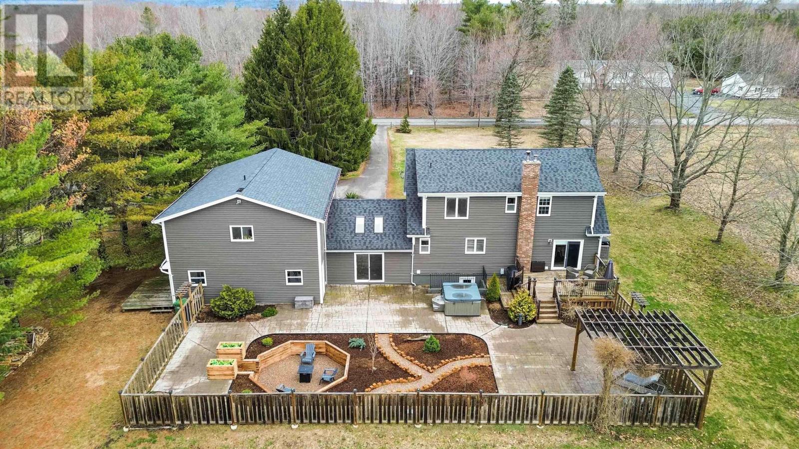 Property 39 of 48 of 690 Maple Street