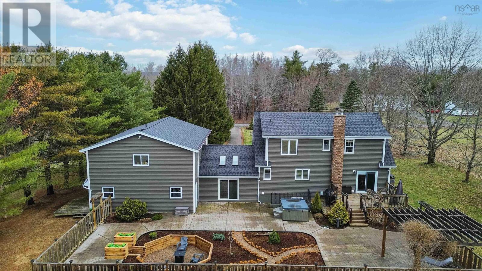 Property 40 of 48 of 690 Maple Street