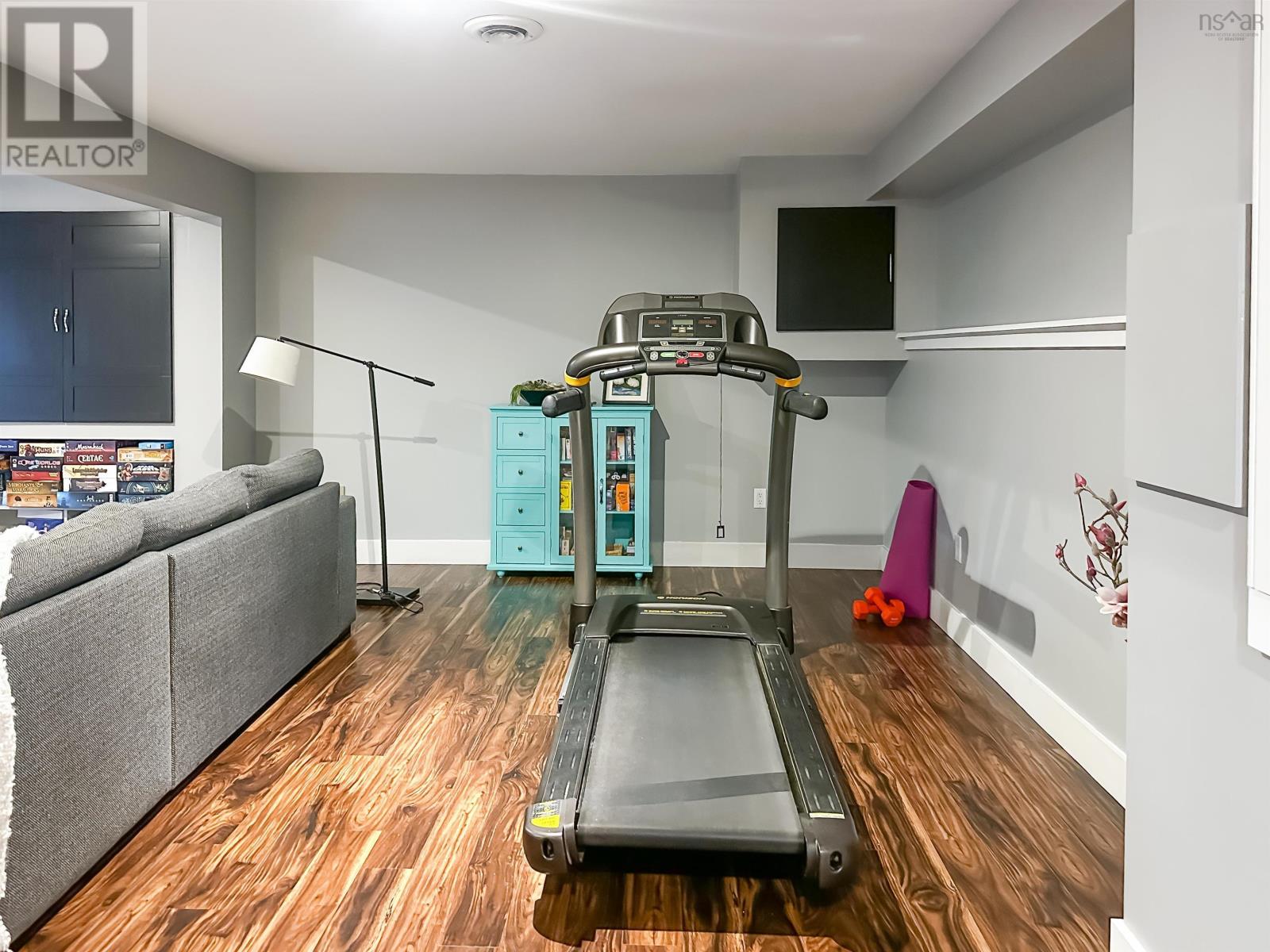 Property 35 of 48 of 690 Maple Street