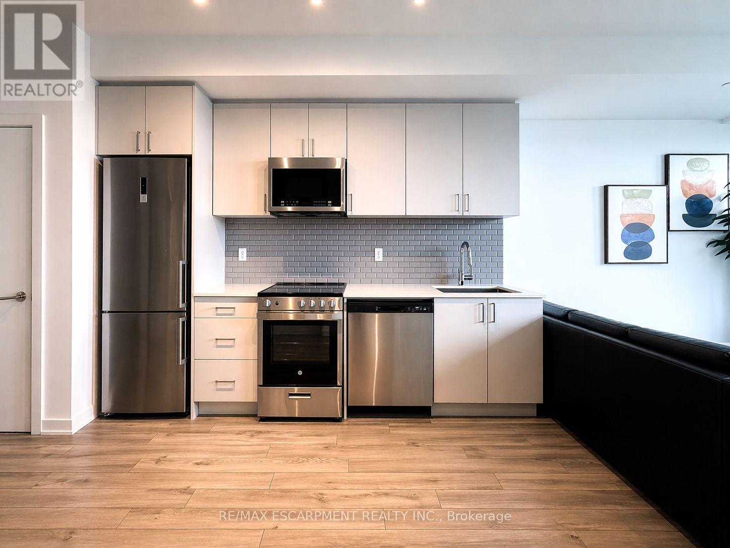 333 - 1005 DUNDAS STREET E