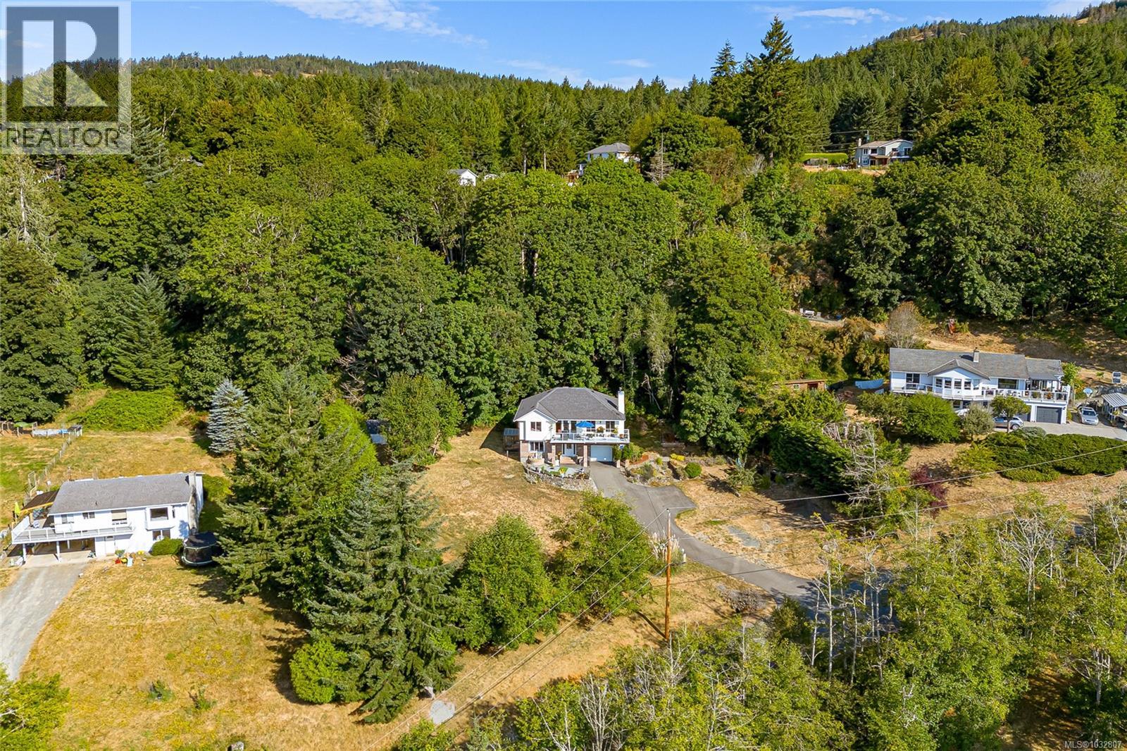 2074 Ludlow Rd - 1