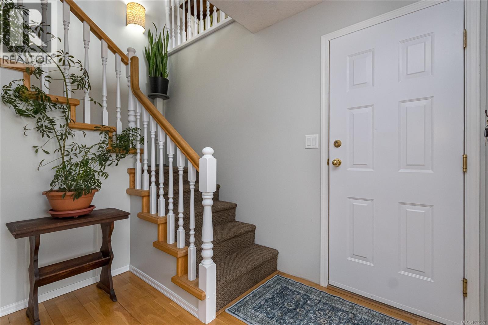 2074 Ludlow Rd - 10