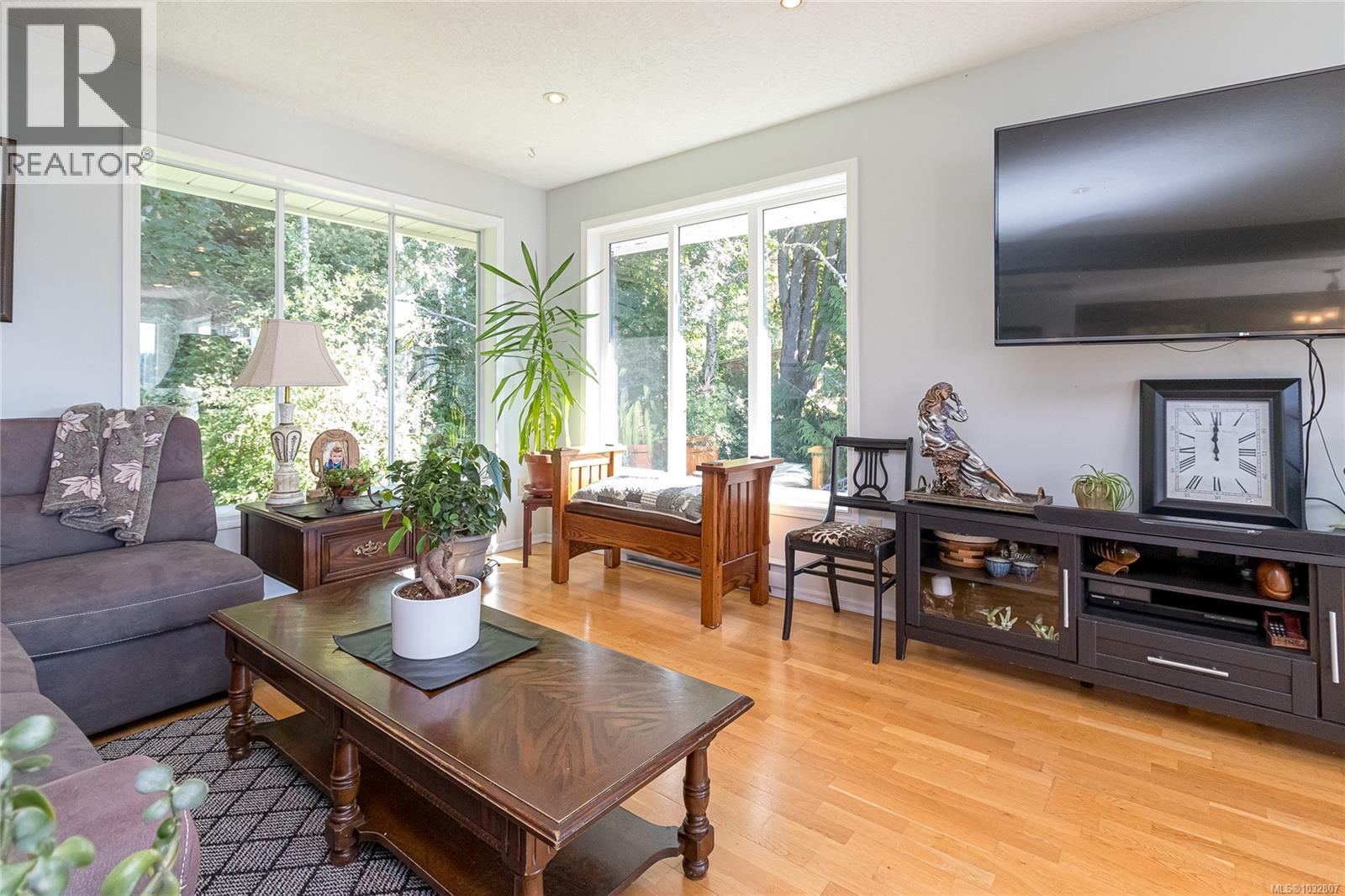 2074 Ludlow Rd - 12