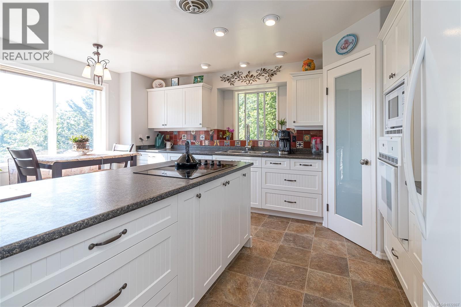 2074 Ludlow Rd - 19