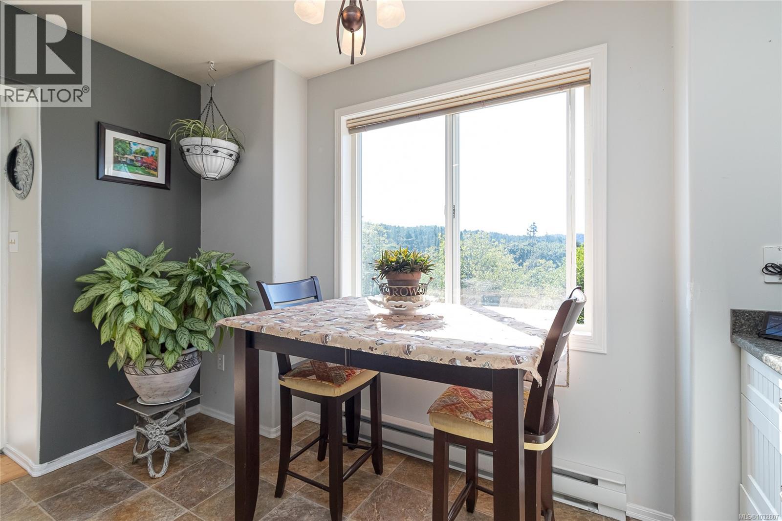 2074 Ludlow Rd - 25