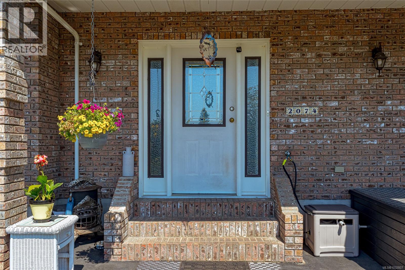 2074 Ludlow Rd - 6