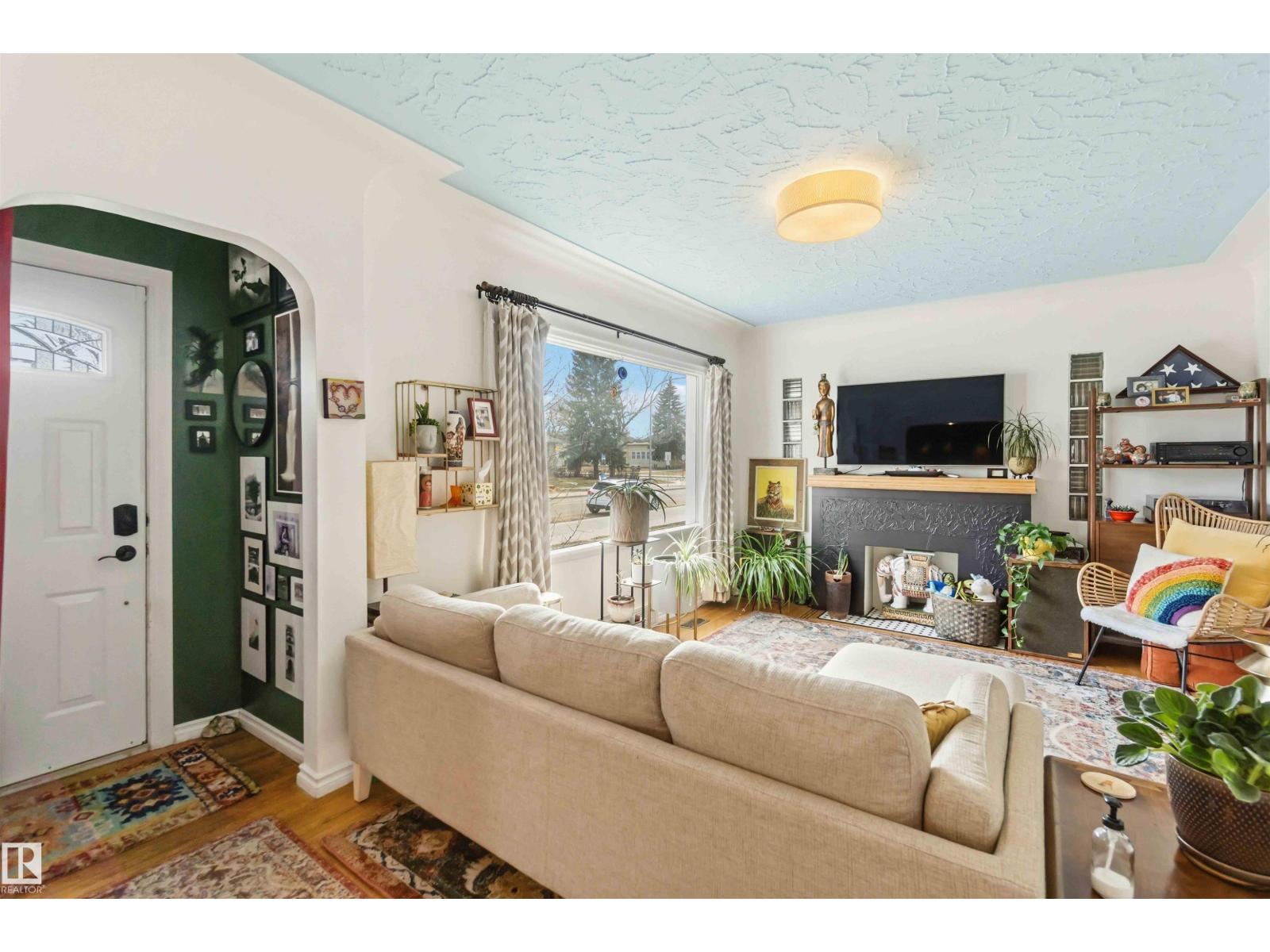 6036 106 ST NW - 2