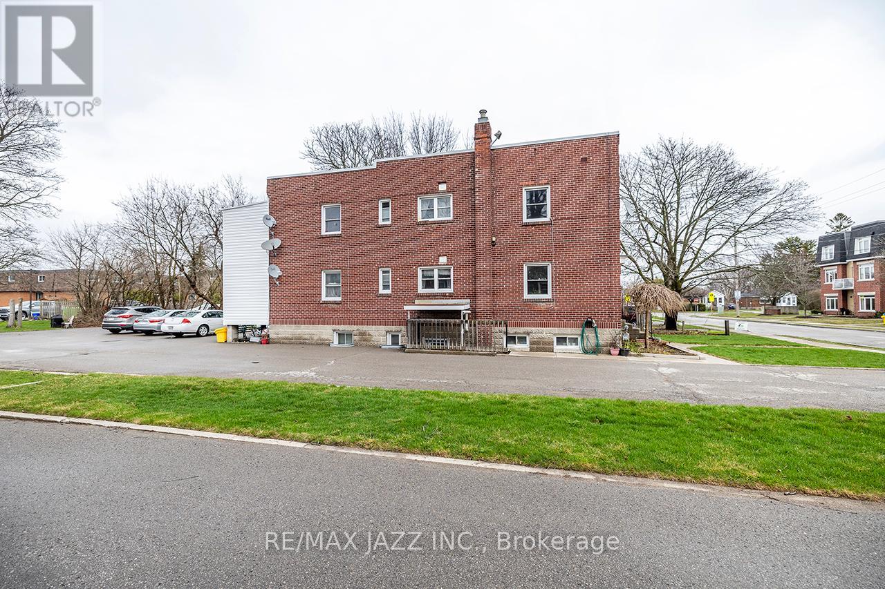 238 JAMES STREET E - 4