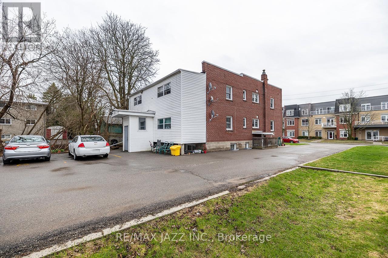 238 JAMES STREET E - 5