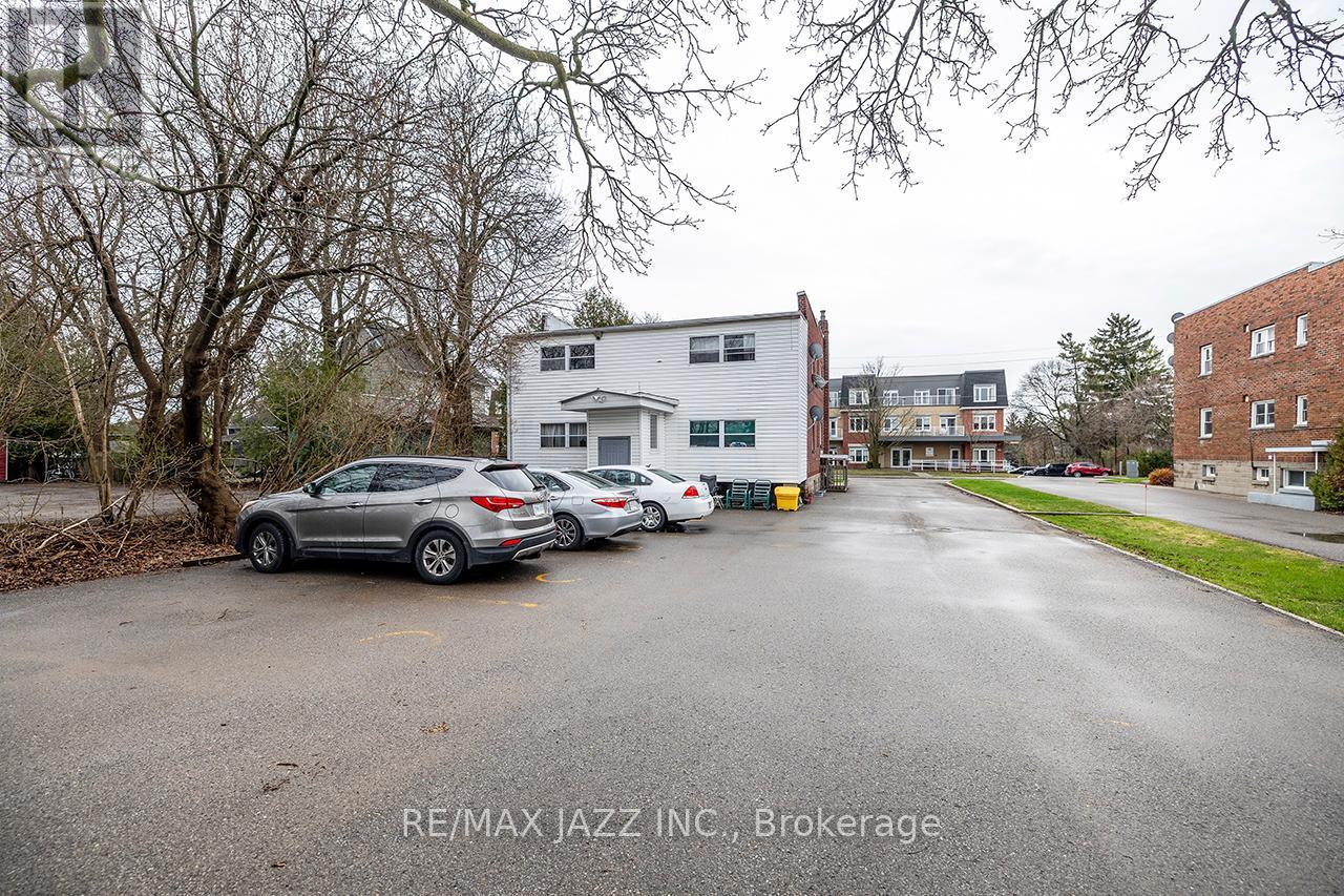 238 JAMES STREET E - 6
