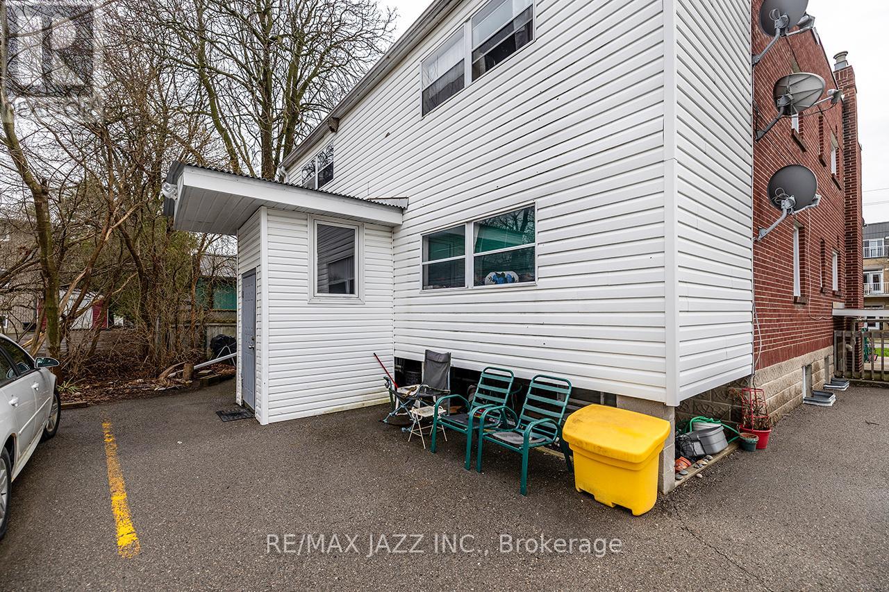 238 JAMES STREET E - 7