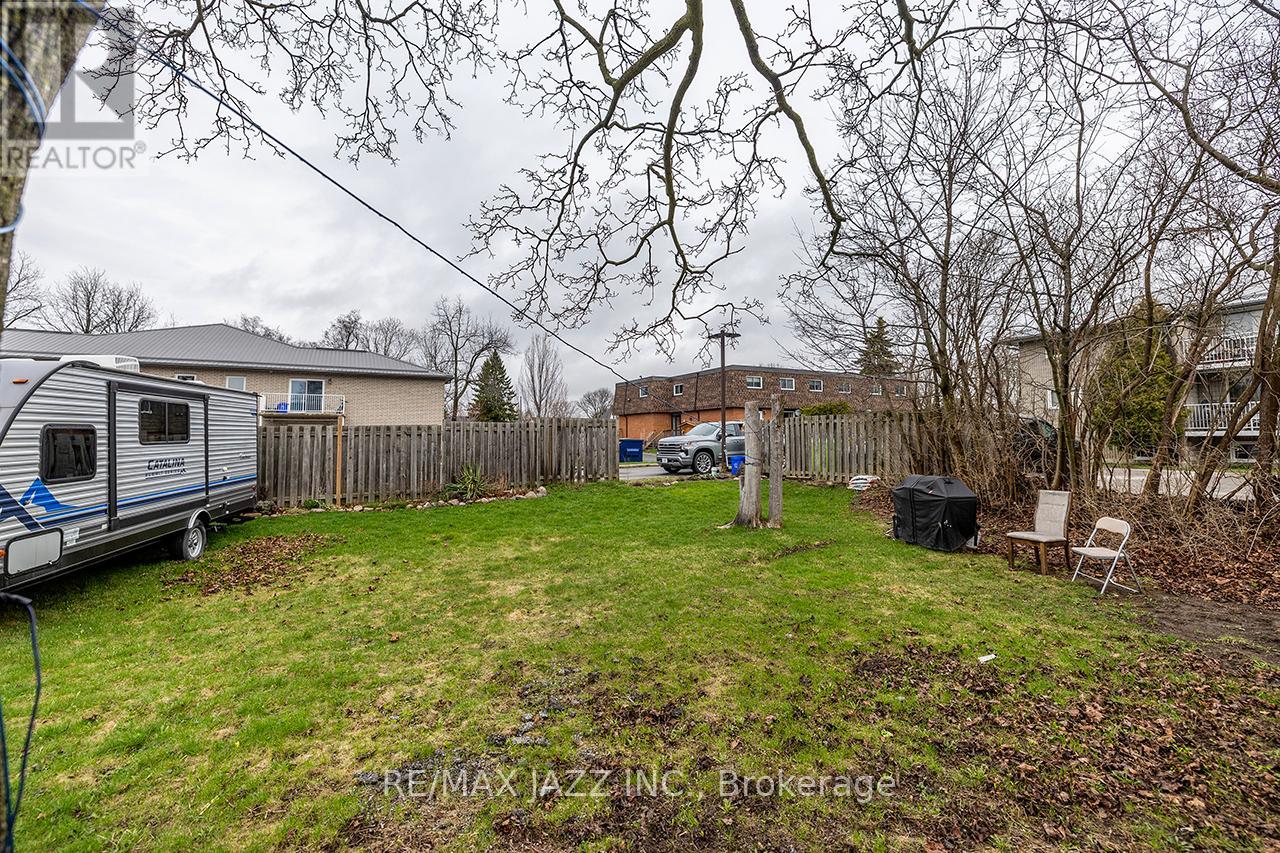 238 JAMES STREET E - 8