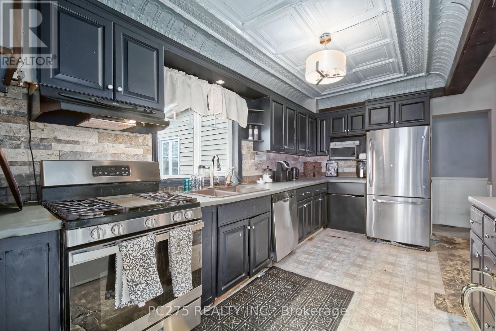 179 QUEEN STREET E Property Photo