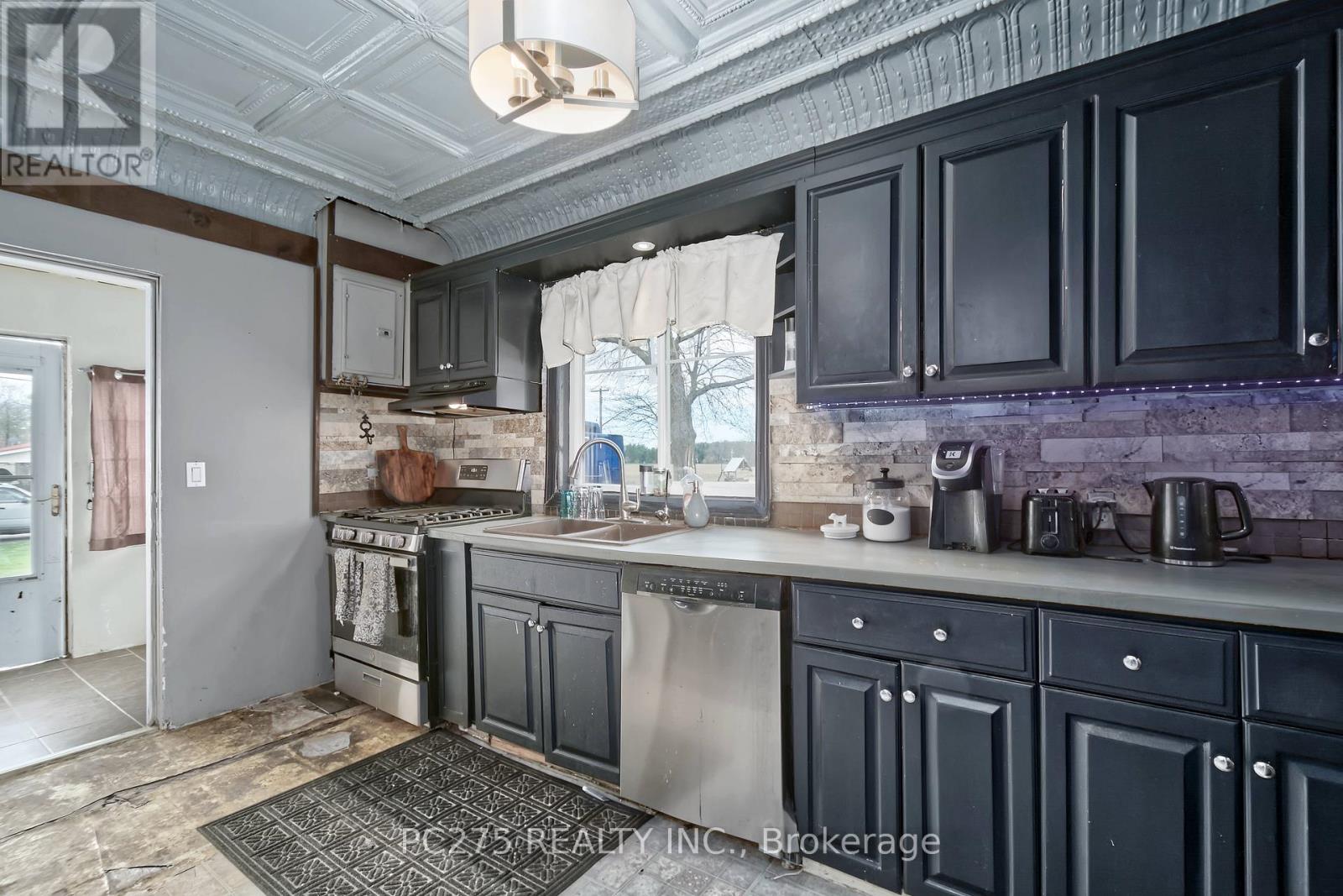 179 QUEEN STREET E Property Photo