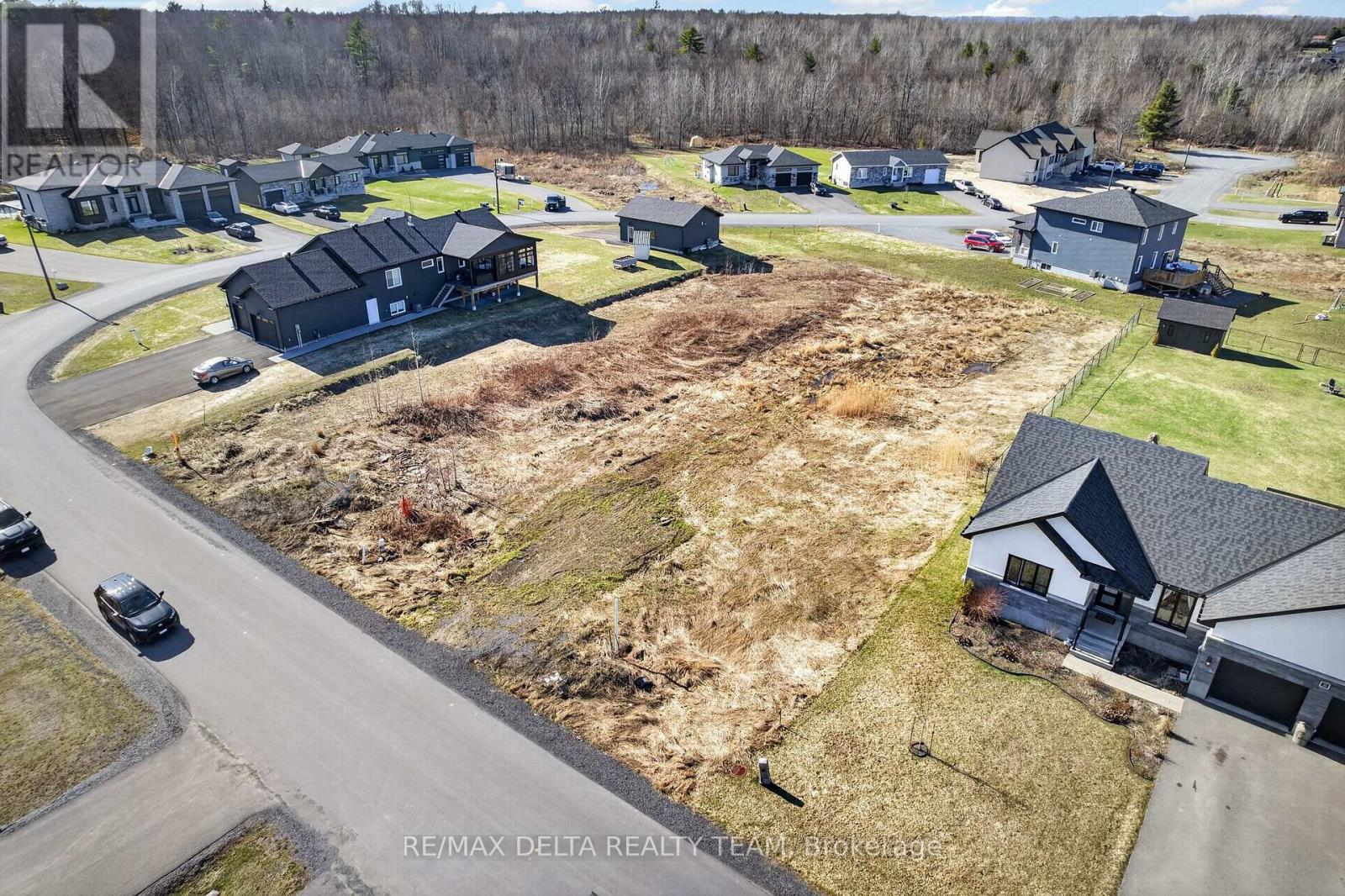 253 ROXANNE STREET - photo 4