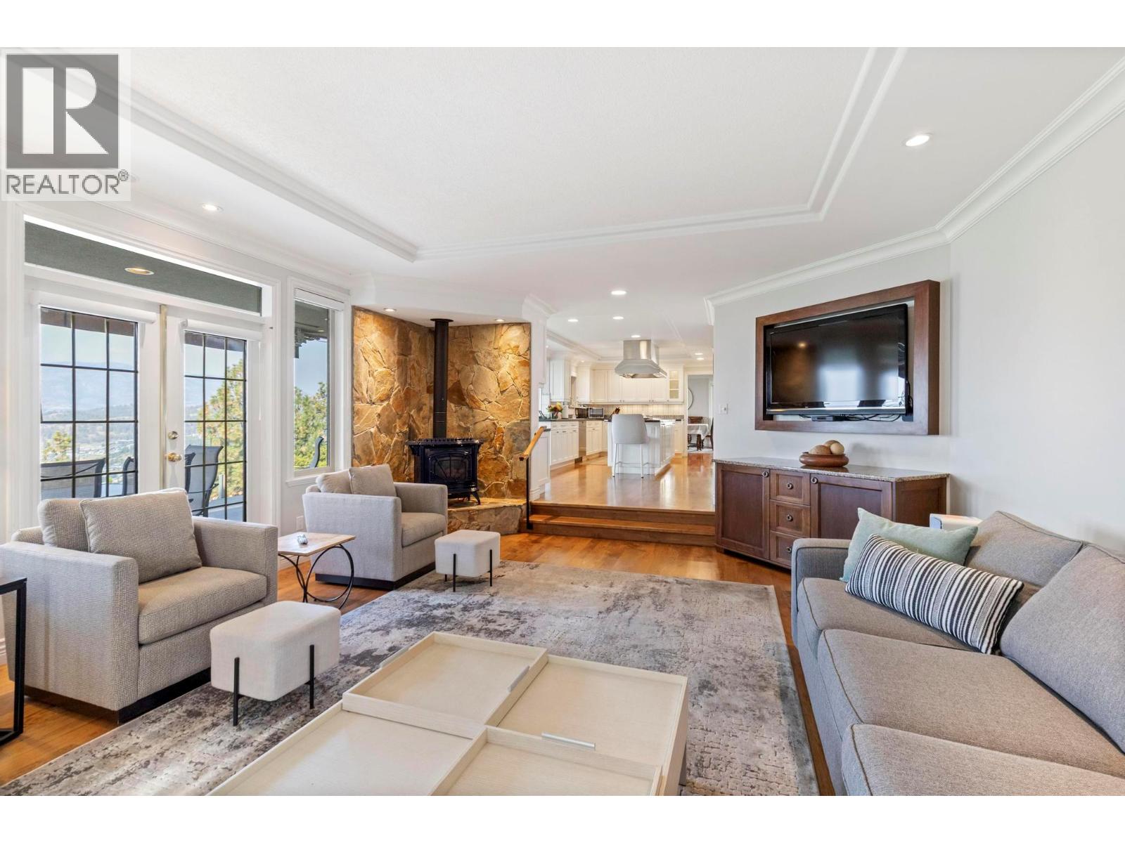  960 Skeena Drive, Kelowna