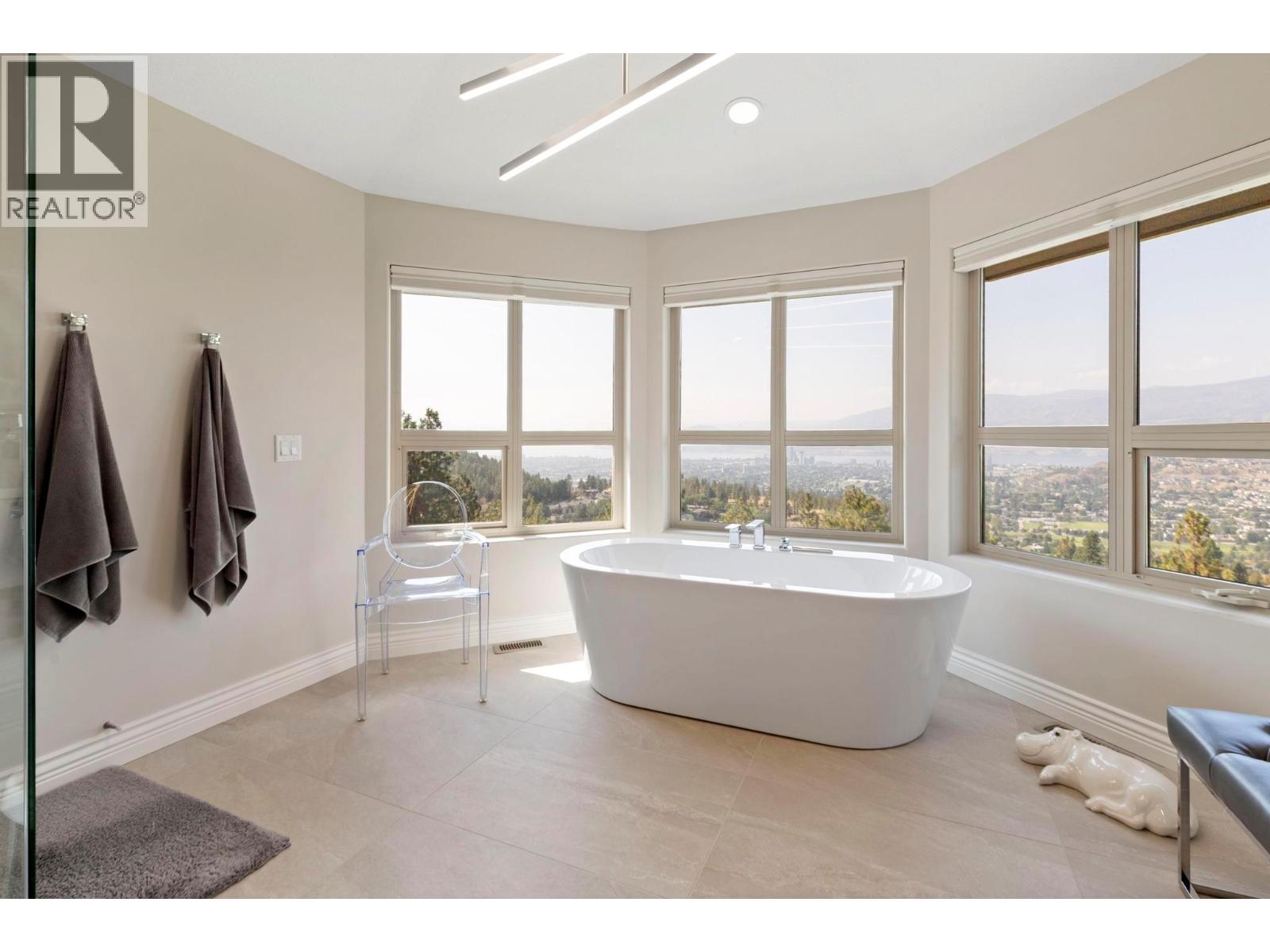  960 Skeena Drive, Kelowna