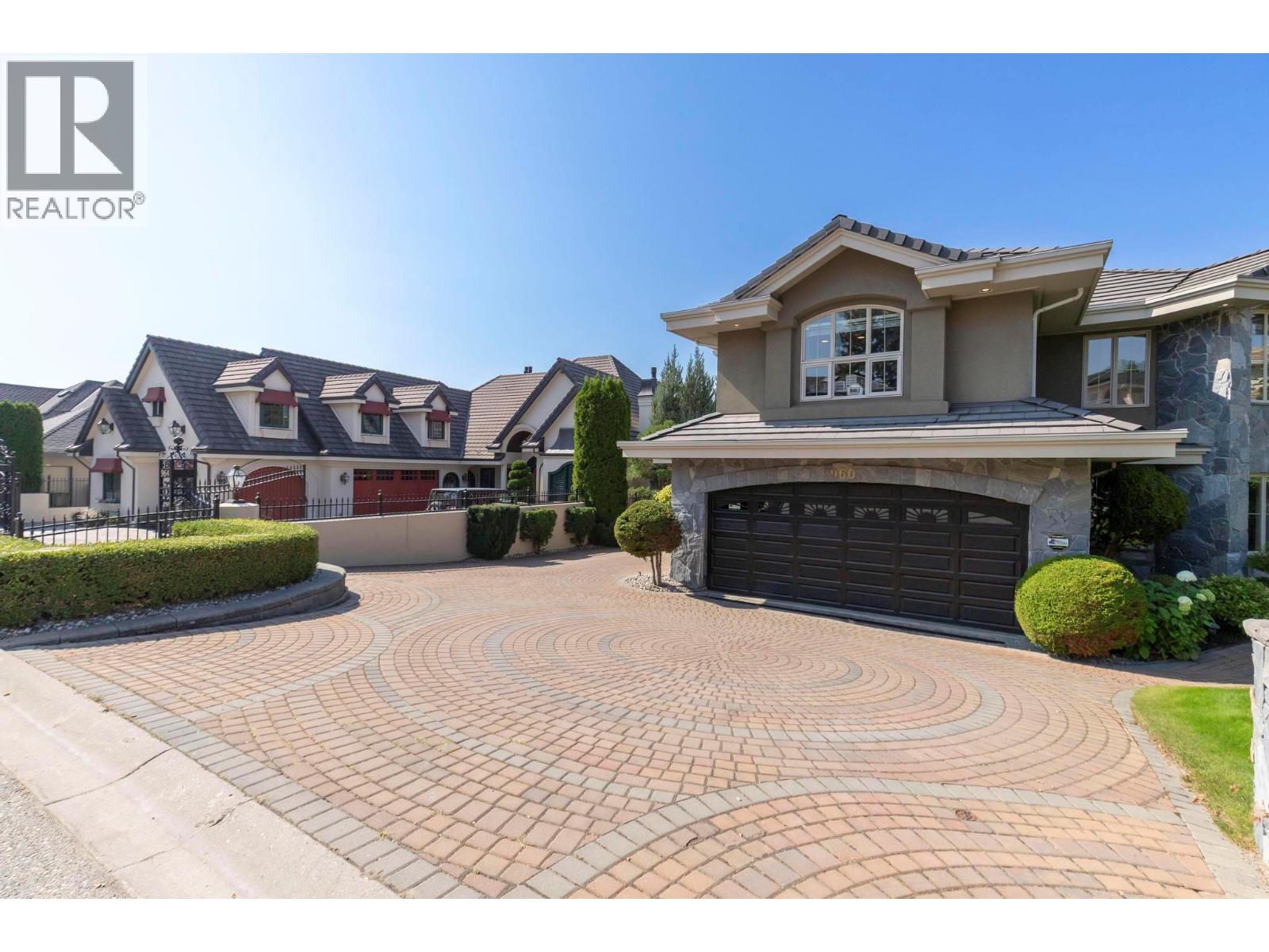 960 Skeena Drive - 56