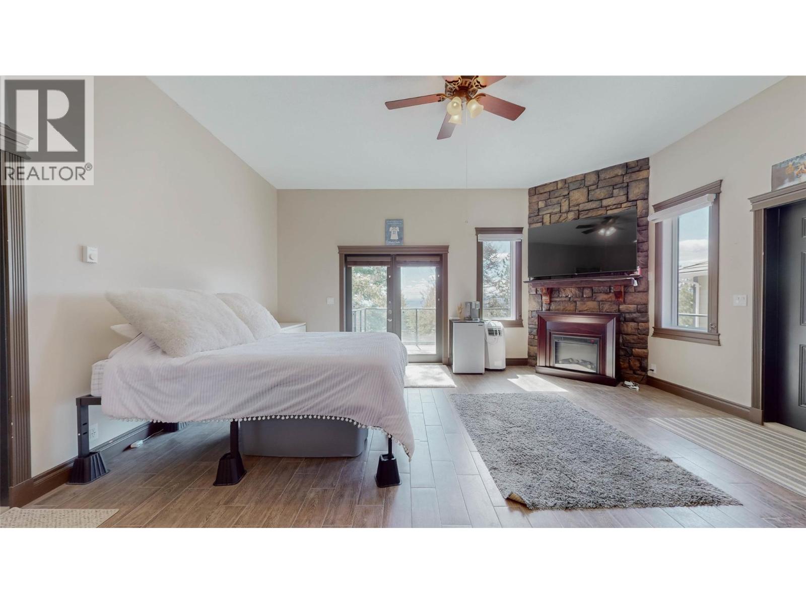 1370 Bullmoose Way, Osoyoos