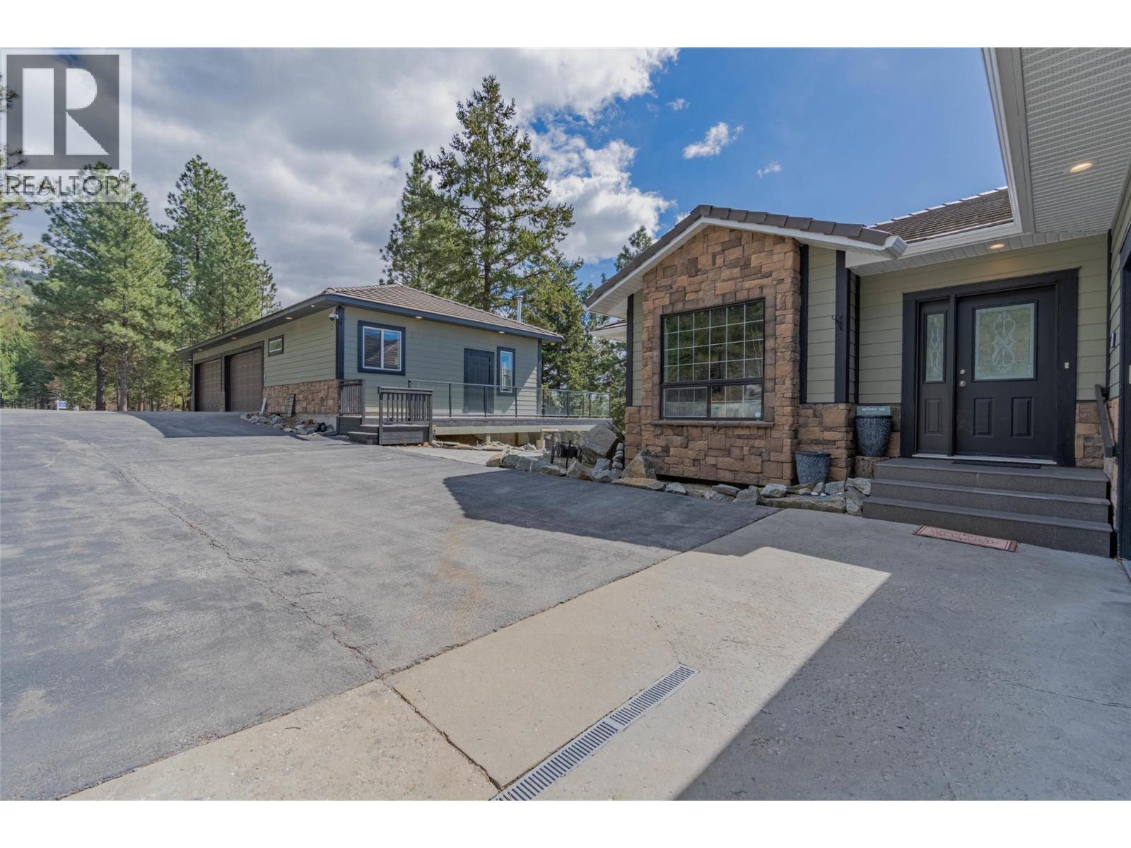 1370 Bullmoose Way, Osoyoos