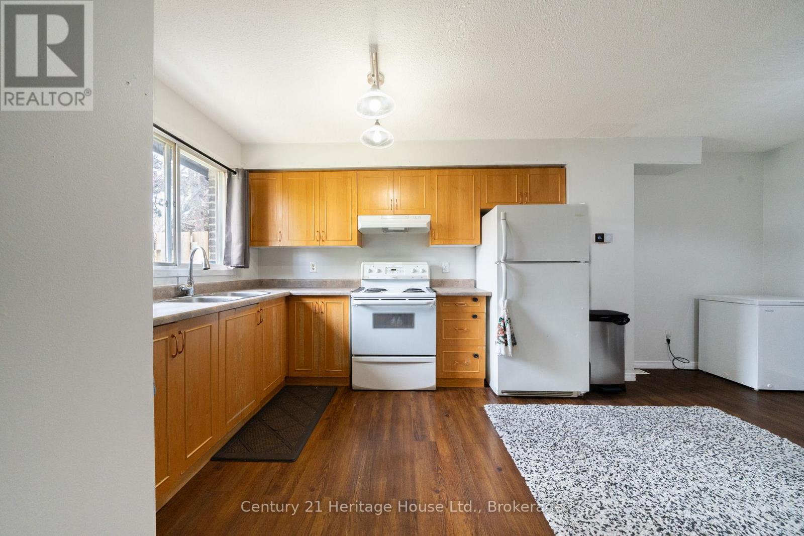 #4 391 PIONEER DRIVE - 10