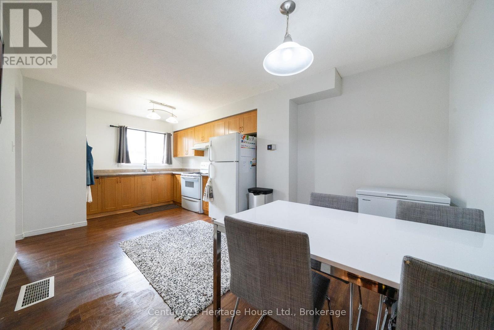 #4 391 PIONEER DRIVE - 14