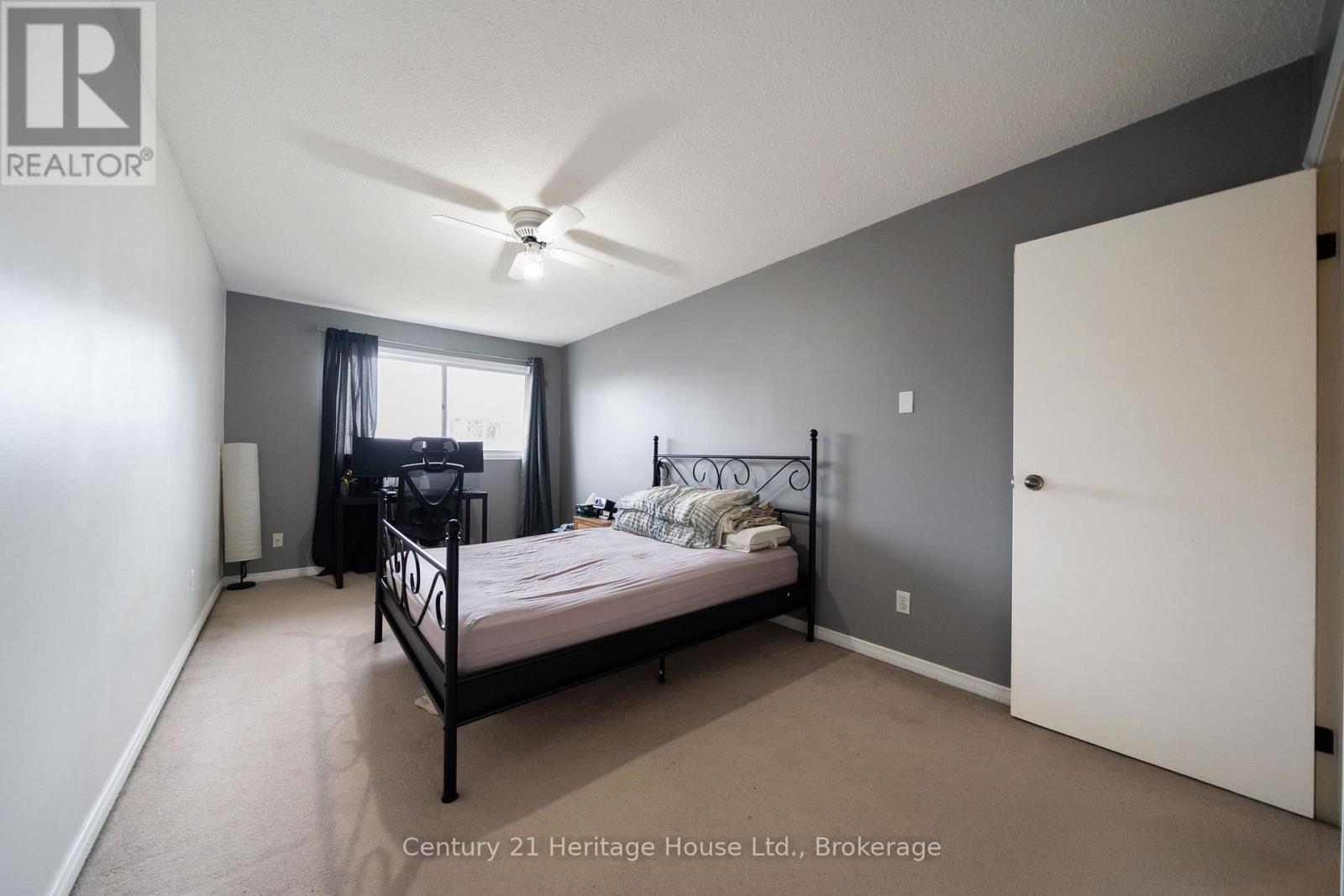 #4 391 PIONEER DRIVE - 18