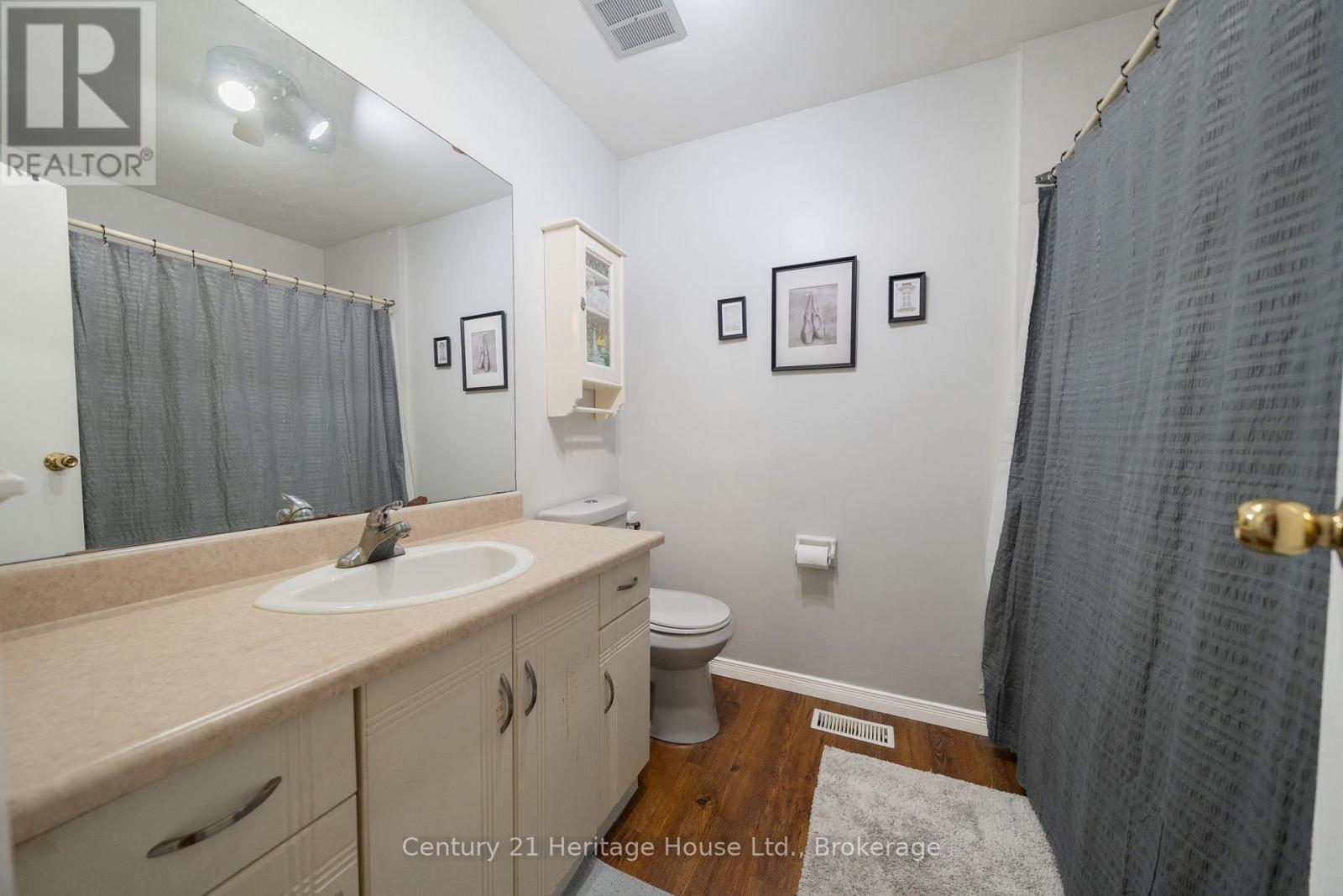 #4 391 PIONEER DRIVE - 21