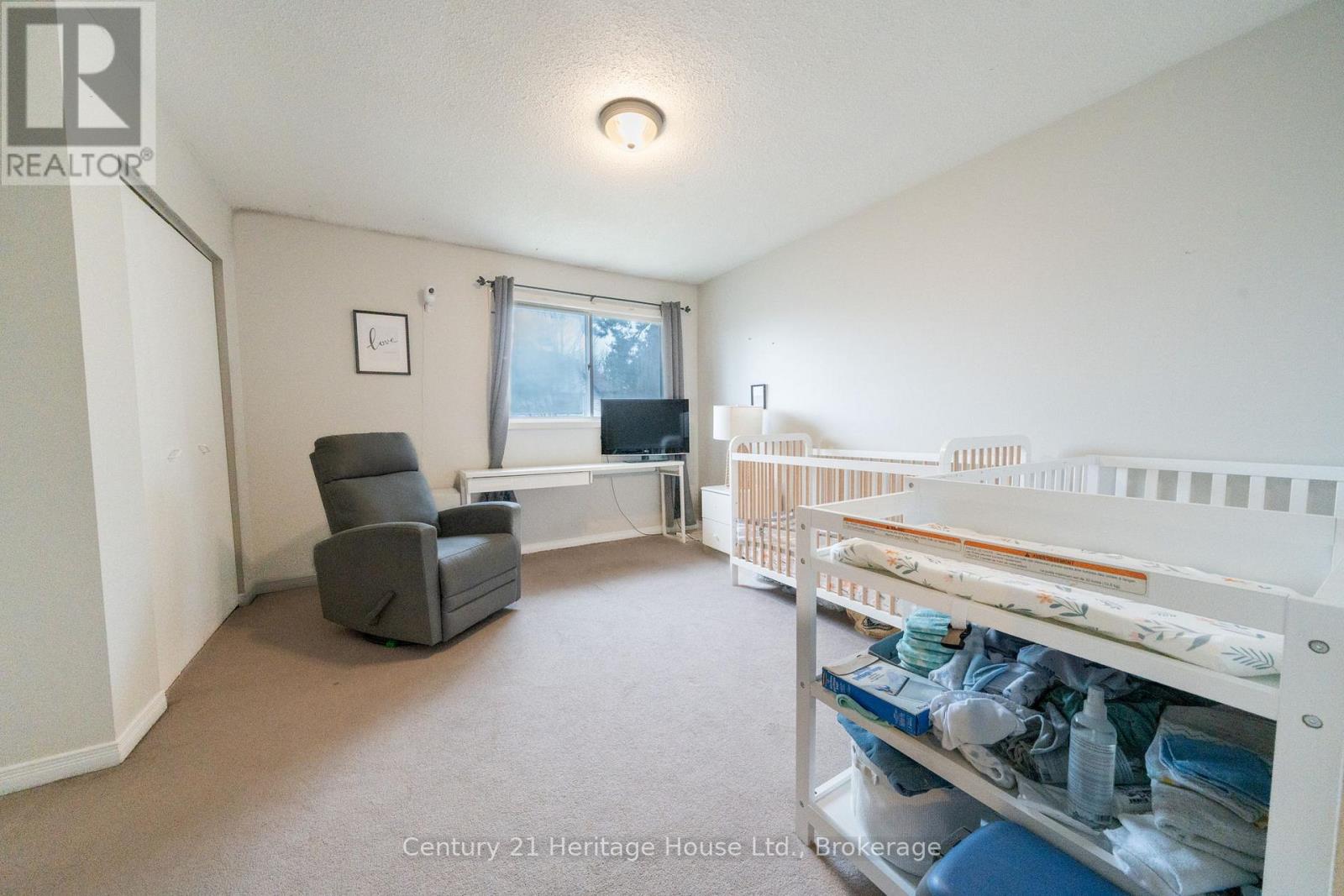 #4 391 PIONEER DRIVE - 22