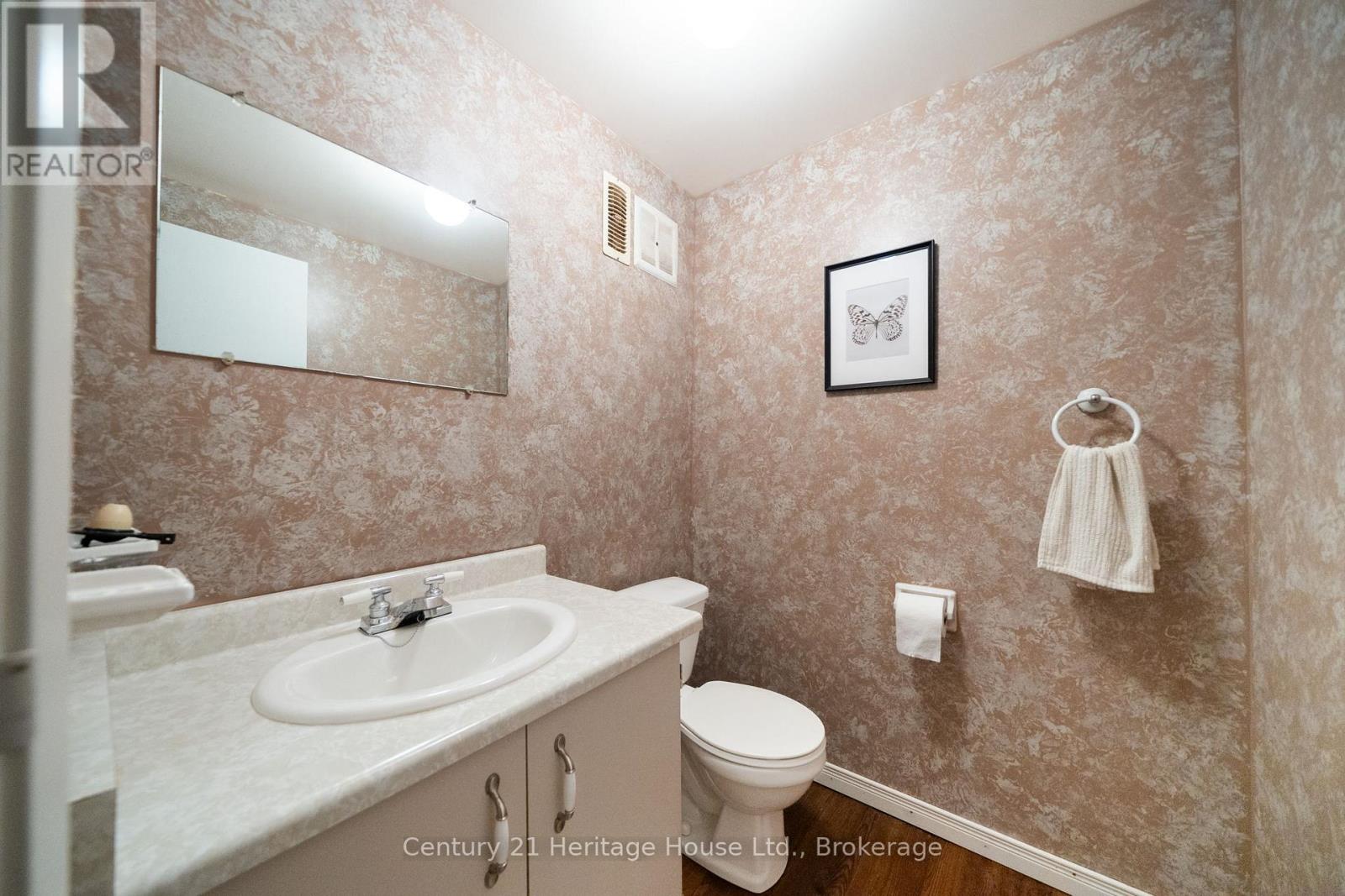 #4 391 PIONEER DRIVE - 27