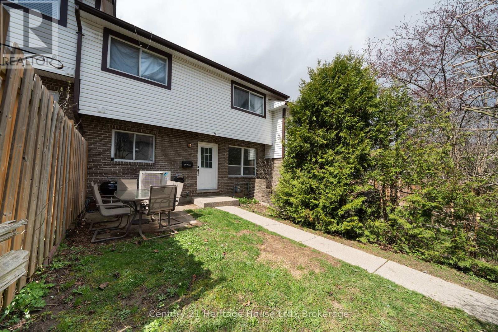 #4 391 PIONEER DRIVE - 3