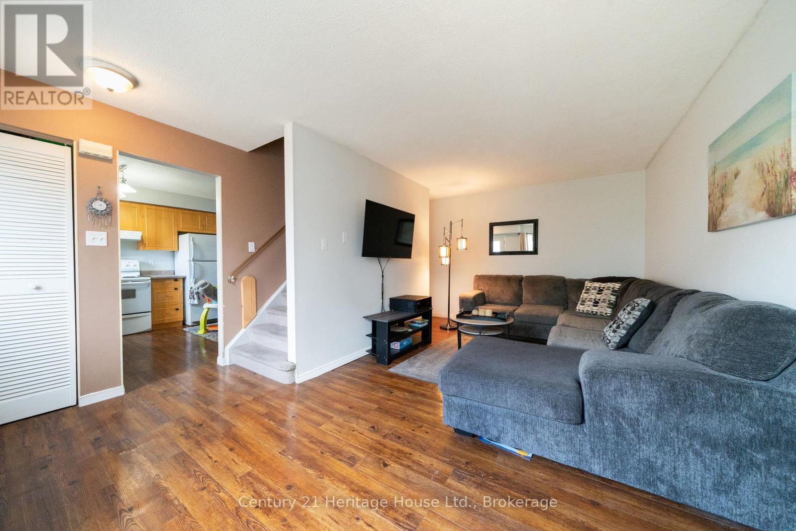 #4 391 PIONEER DRIVE - 8
