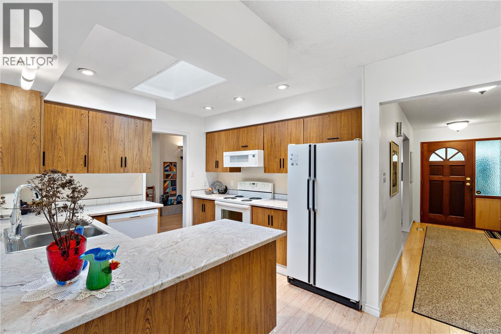 562 Rothdale Rd - 11