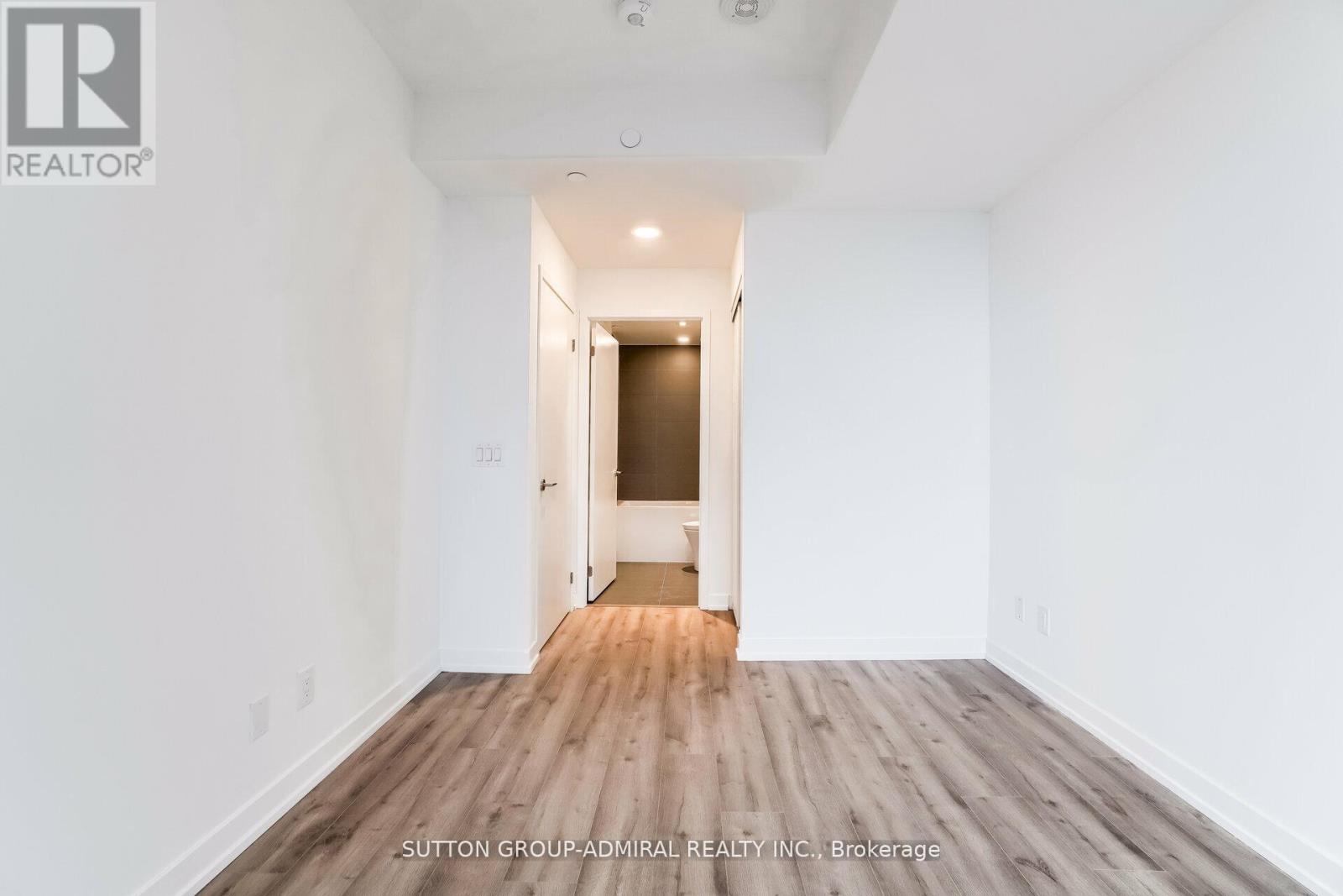 #1403 135 EAST LIBERTY STREET - 19