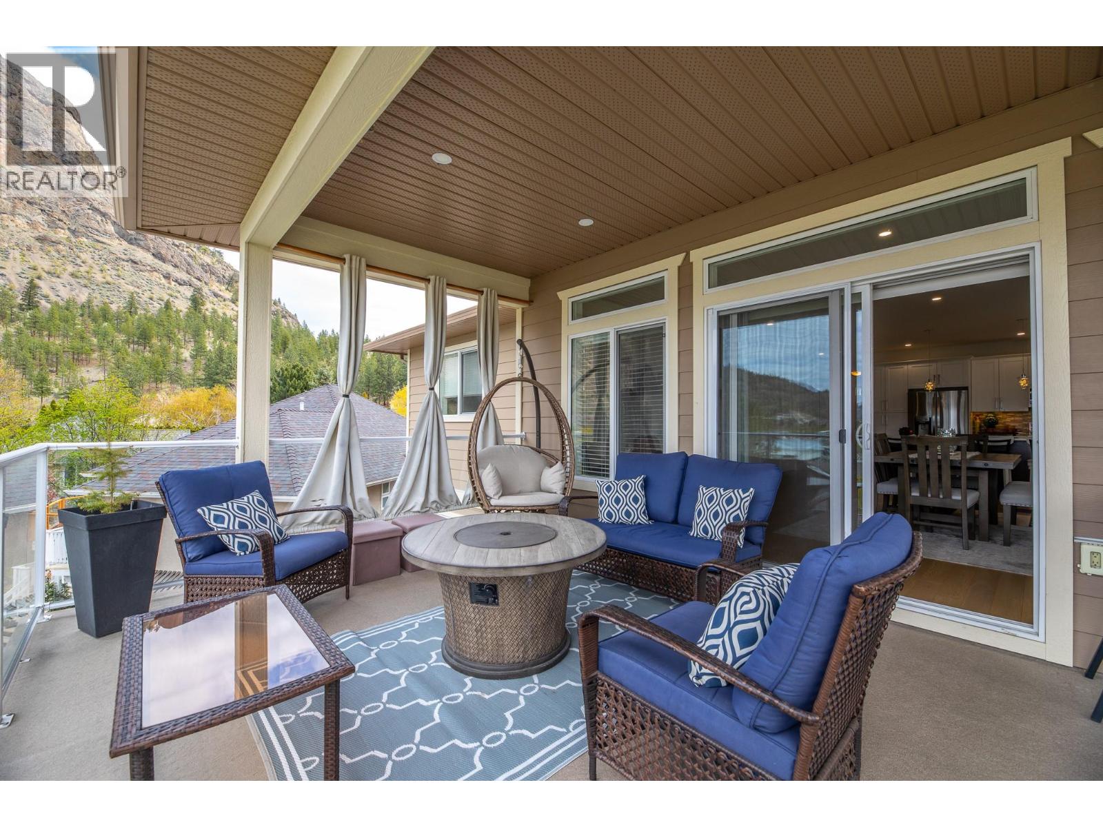 8738 PALMER Place, Summerland