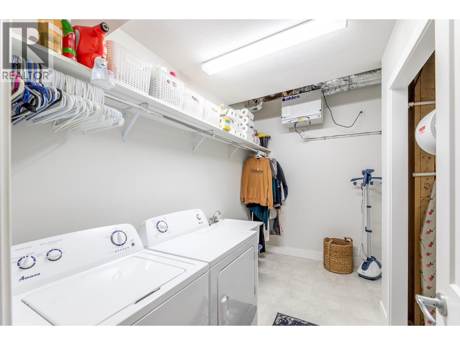 8738 PALMER Place, Summerland