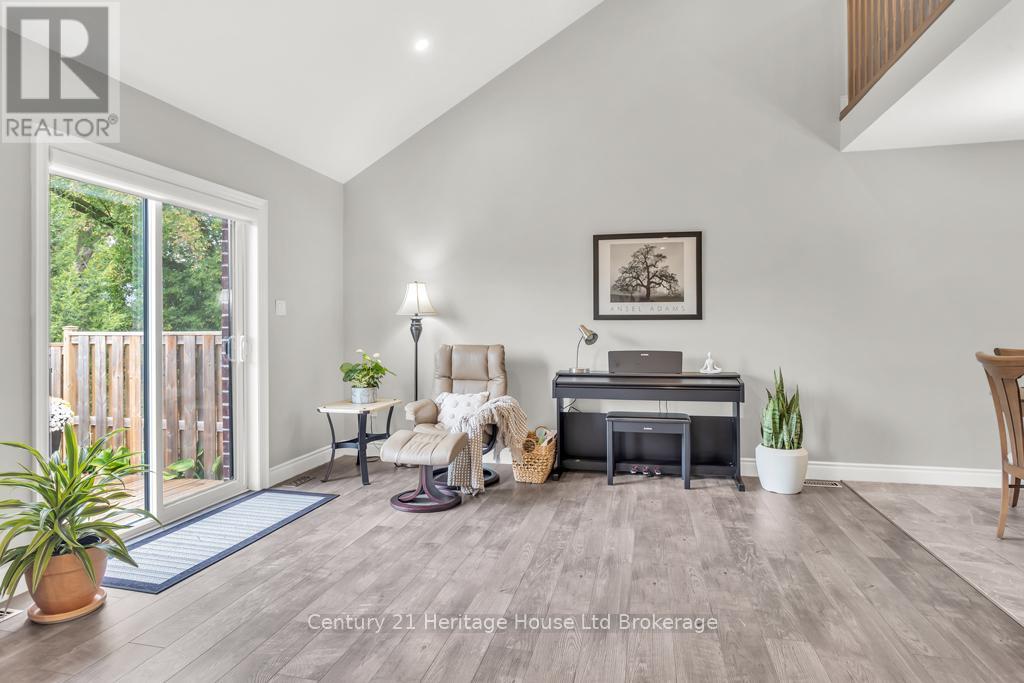 3 - 35 CHATFIELD STREET — photo 17