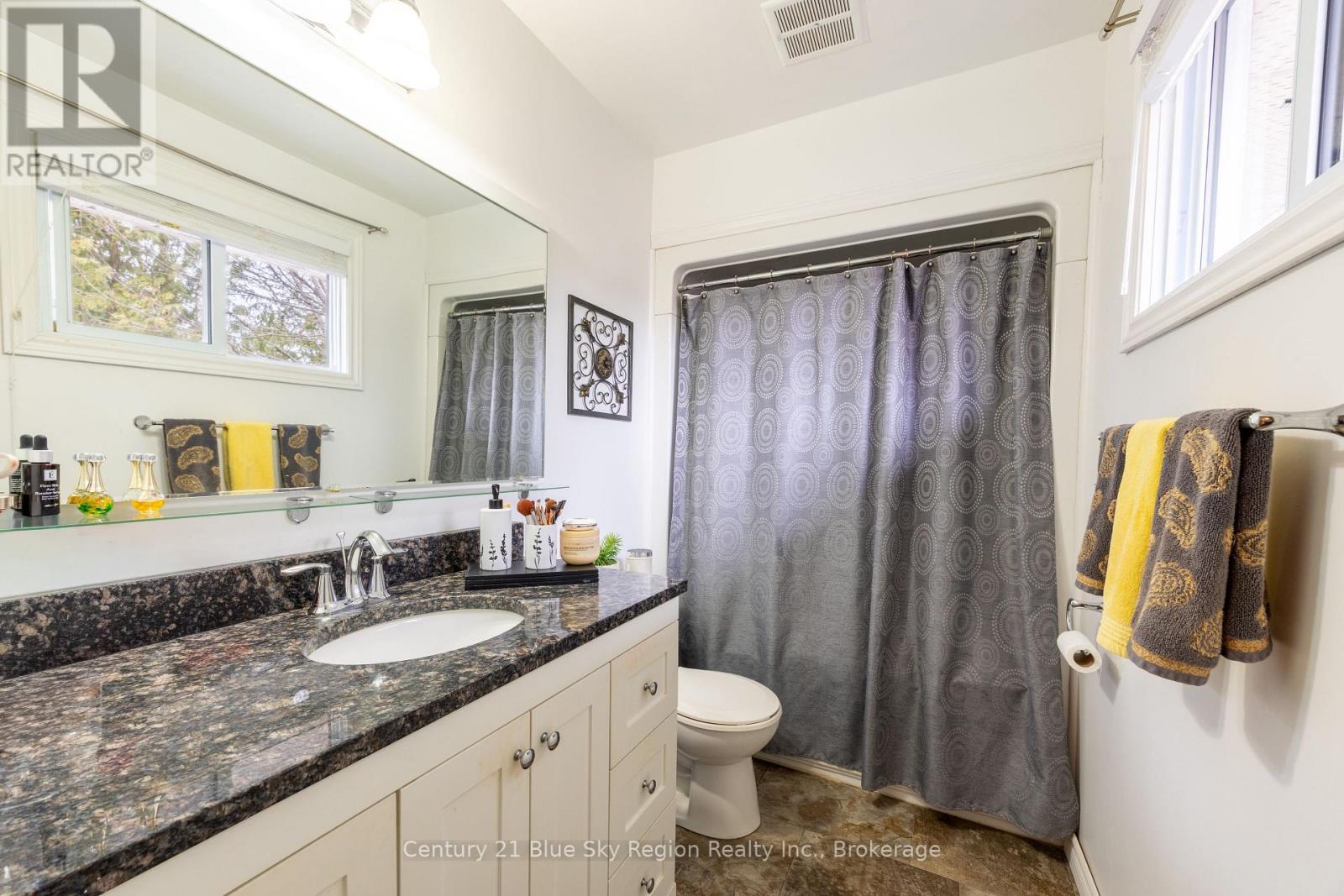 138 MACBETH CRESCENT - 14