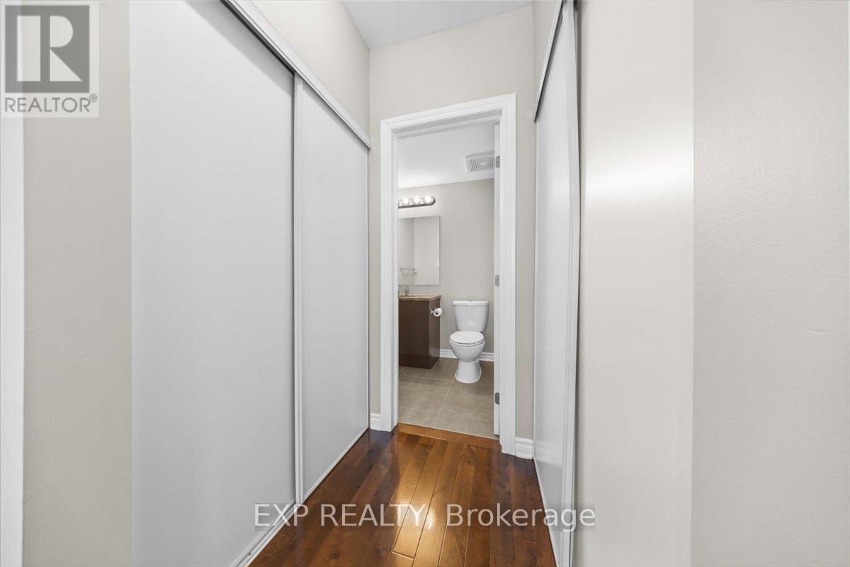 #118 429 KENT STREET - 13