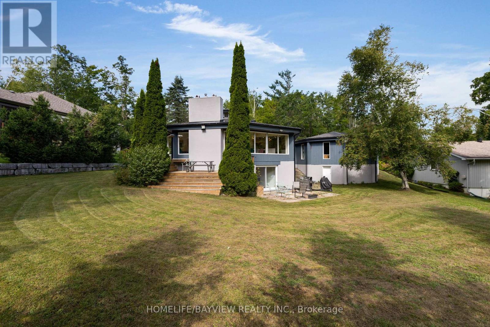 23 COUNTRY CLUB LANE - 44