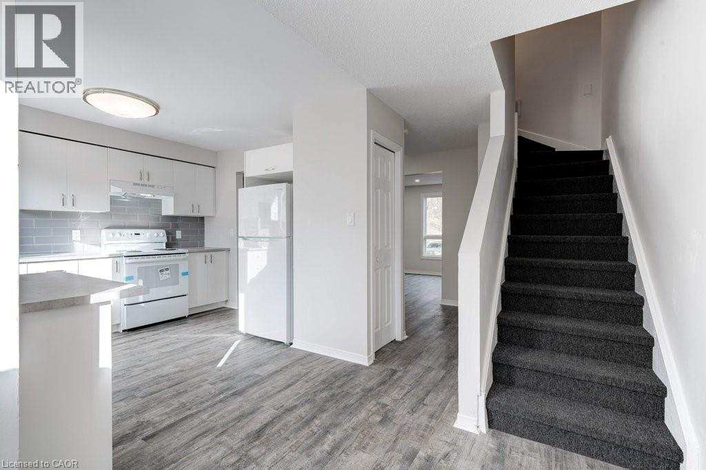24 BOND Street Unit# D, Brantford, Ontario, N3R4G5 — Photo 4