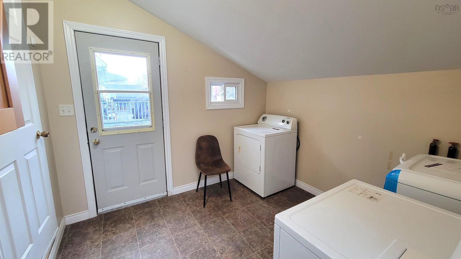 Property 20 of 45 of 3617 Robie Street